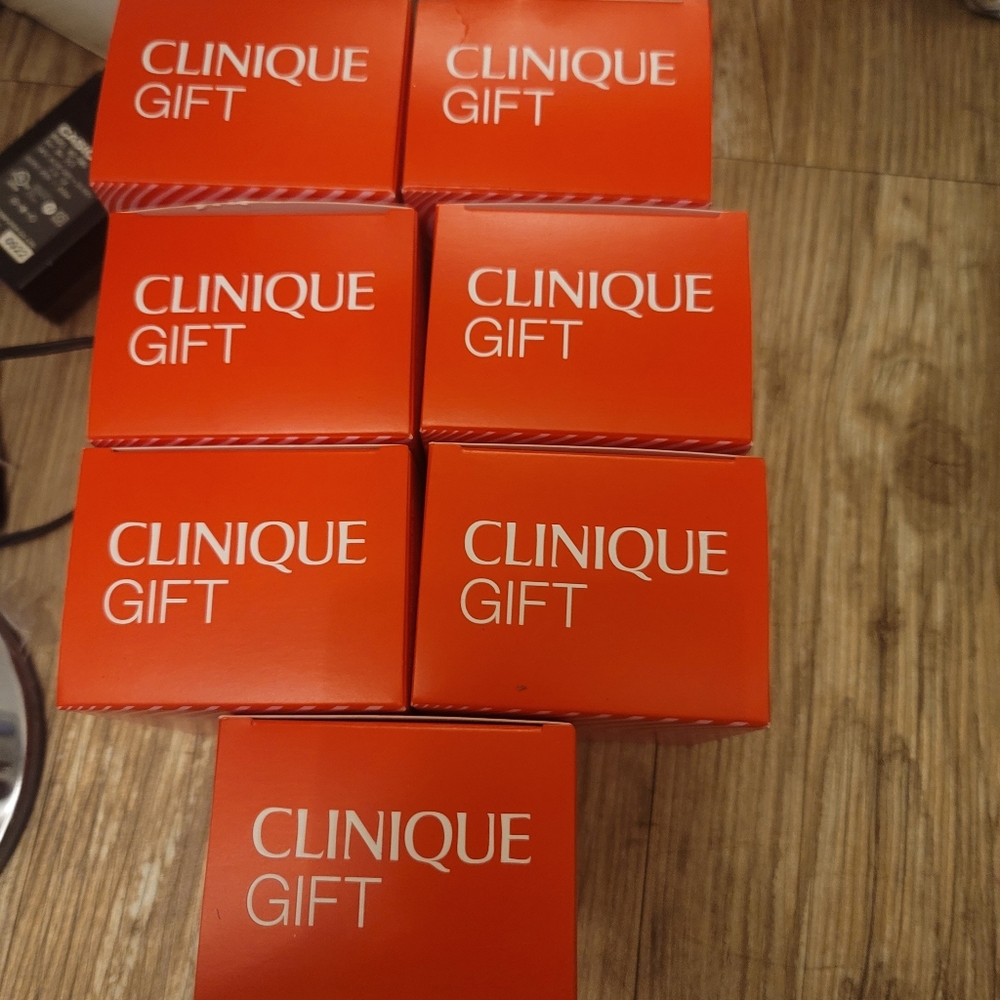 new clinique gifts makeup bundle or per pc.